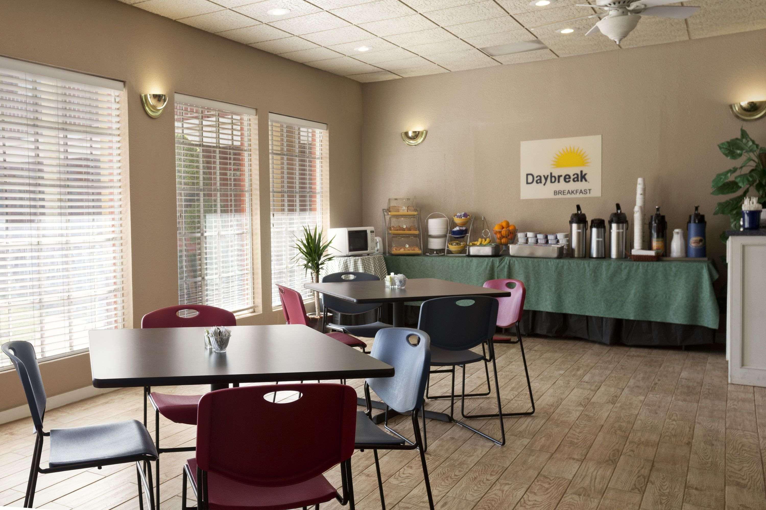 Days Inn By Wyndham Lawton Luaran gambar