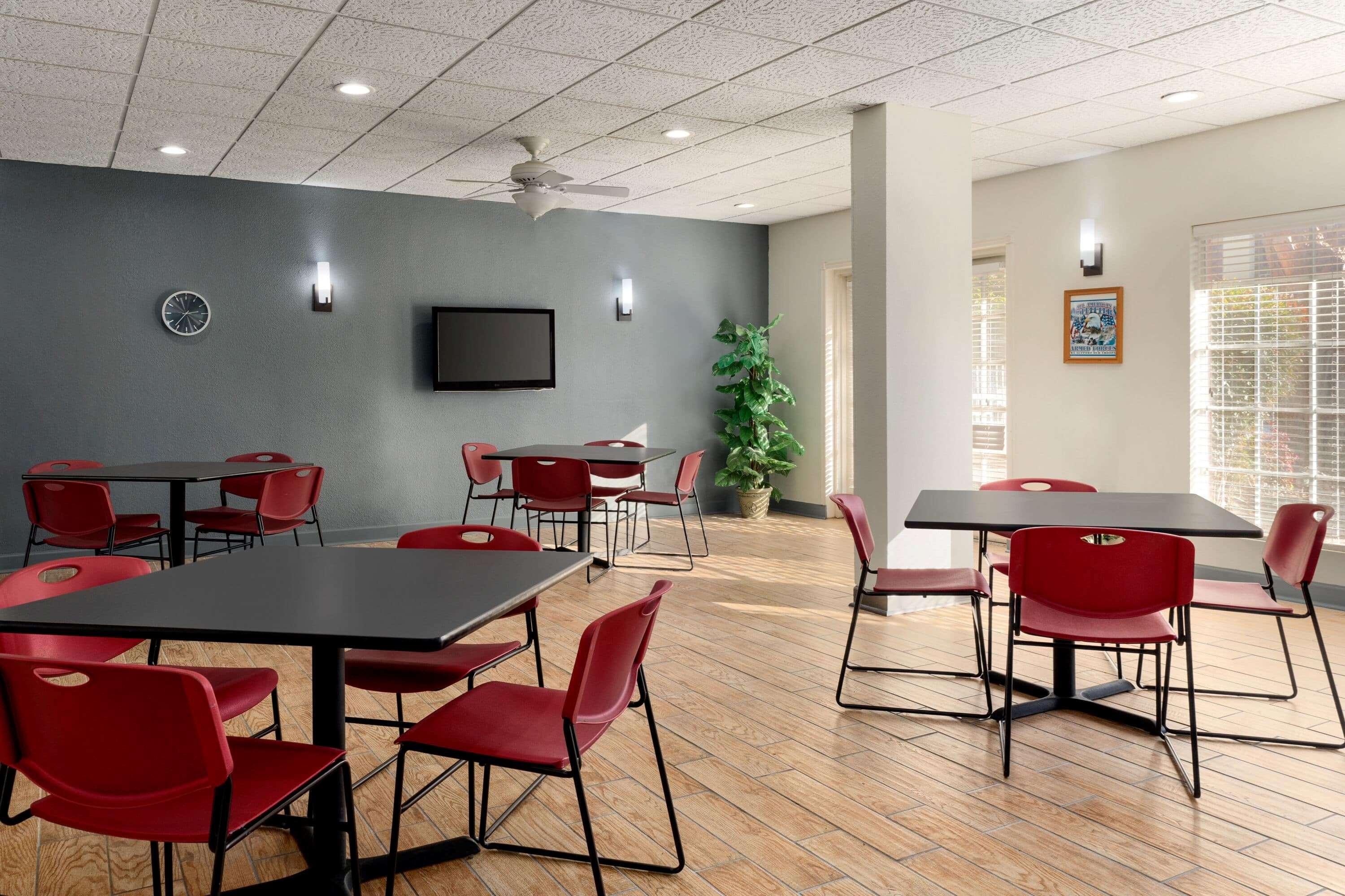 Days Inn By Wyndham Lawton Luaran gambar