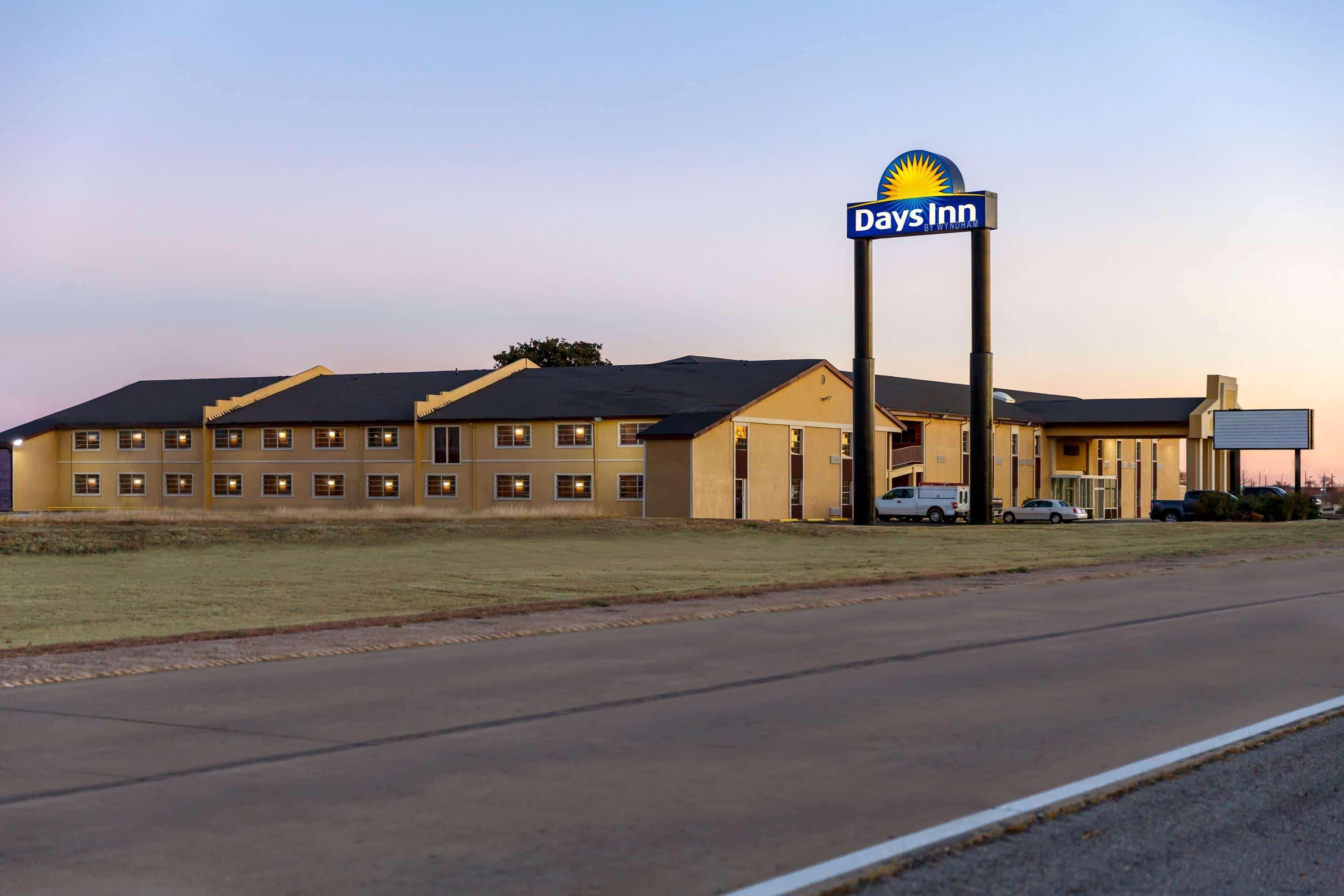 Days Inn By Wyndham Lawton Luaran gambar