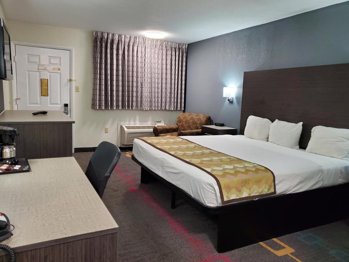 Days Inn By Wyndham Lawton Luaran gambar
