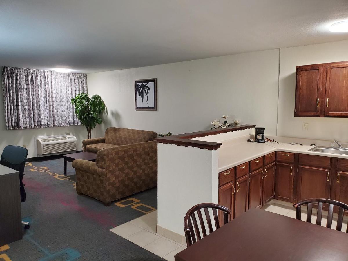 Days Inn By Wyndham Lawton Luaran gambar